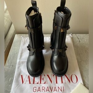 NIB Valentino Garavani Roman Studded Black Leather Boots
